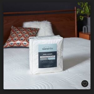 Tempur-Pedic Queen Luxury Waterproof Mattress Protector
